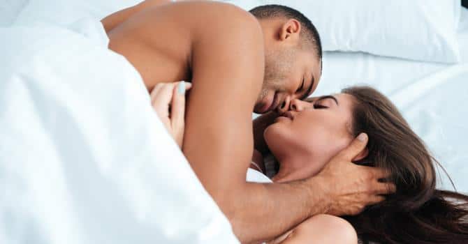 5-positions-sexuelles-préférées-français